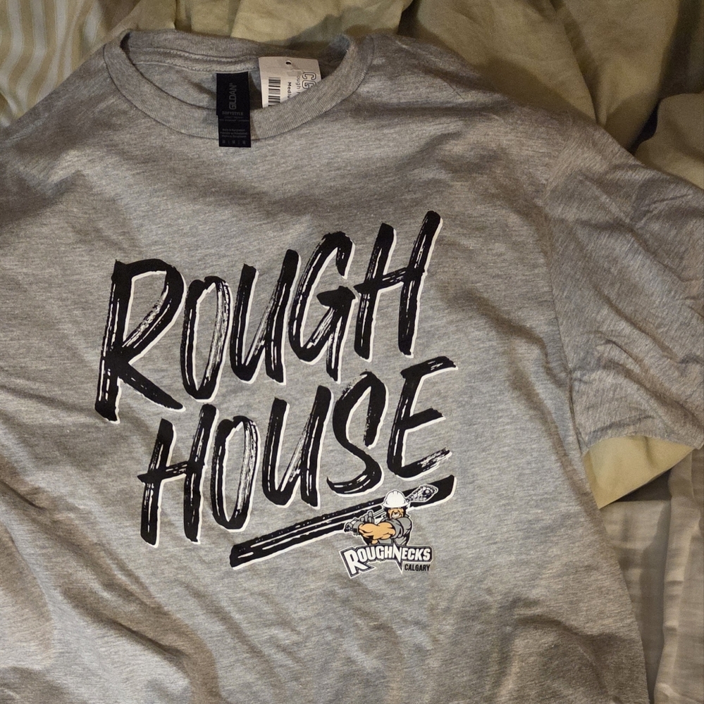 Rough House Graphic T-Shirt in Gray